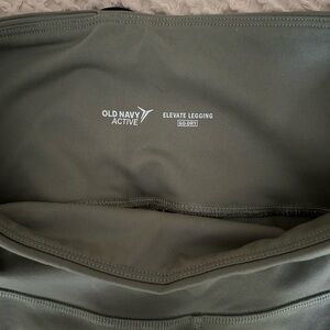 Old Navy Active Elevate Leggings | Green| Size M | mesh sides